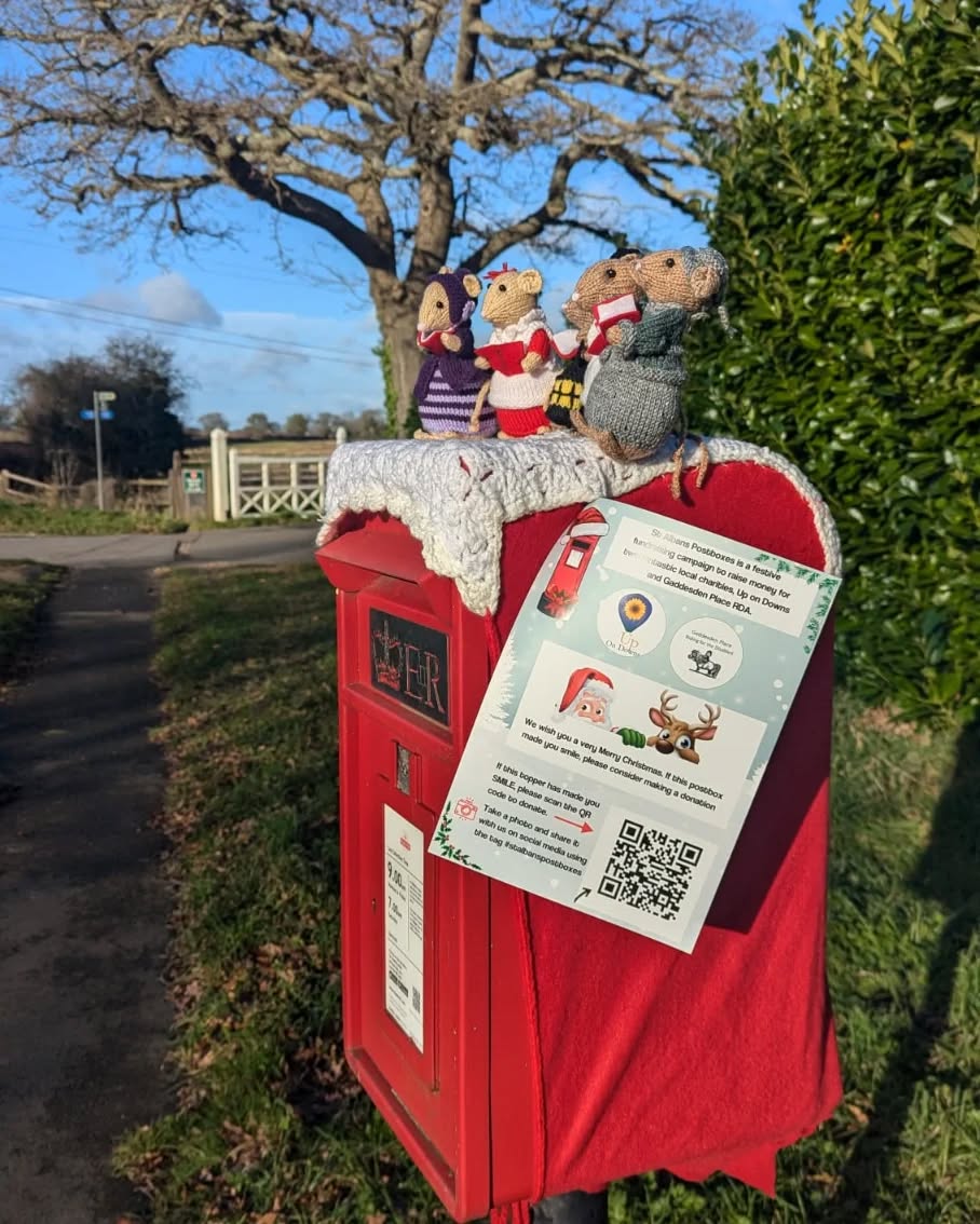 Thank you @stalbanspostboxes #childwickbury #conservationarea #stalbanspostboxes #christmas